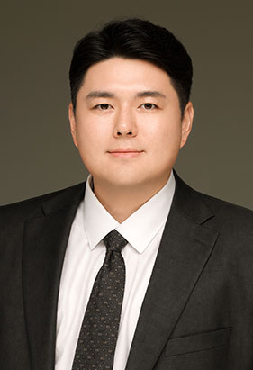 소속 변호사 이성준